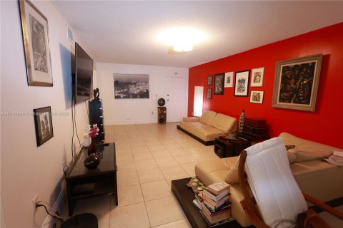 Copropriété à vendre à Miami, Floride: 3 chambres, 126.63 m2 № 1985284 - photo 1