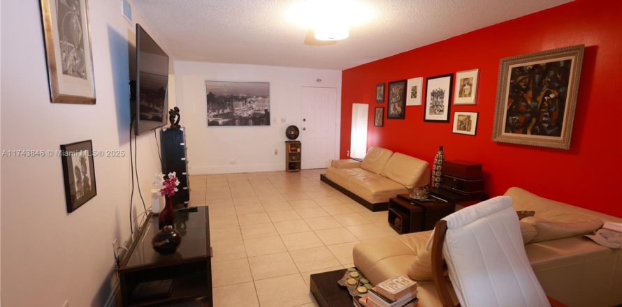 Condo à Miami, Floride, 3 chambres № 1985284