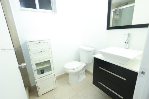 Copropriété à vendre à Miami, Floride: 3 chambres, 126.63 m2 № 1985284 - photo 8