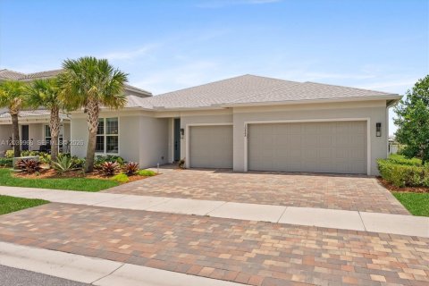 House in Port St. Lucie, Florida 3 bedrooms, 251.67 sq.m. № 2088355 - photo 2