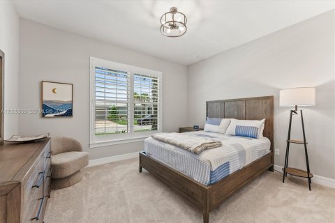 House in Port St. Lucie, Florida 3 bedrooms, 251.67 sq.m. № 2088355 - photo 19