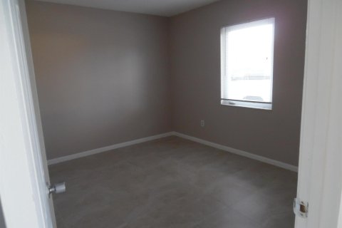Appartement à louer à Lake Worth, Floride: 2 chambres, 75.25 m2 № 2390189 - photo 3