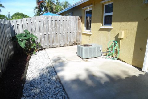 Appartement à louer à Lake Worth, Floride: 2 chambres, 75.25 m2 № 2390189 - photo 7