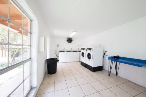 Condominio en venta en Miami Lakes, Florida, 2 dormitorios, 75.81 m2 № 1881466 - foto 11