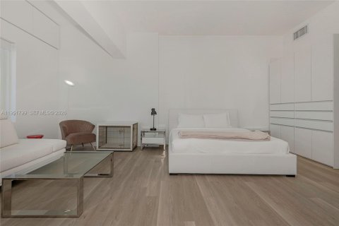 Condominio en alquiler en Miami Beach, Florida, 70.61 m2 № 2011289 - foto 6