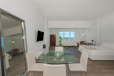 Condominio en alquiler en Miami Beach, Florida, 70.61 m2 № 2011289 - foto 3