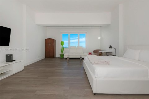 Condominio en alquiler en Miami Beach, Florida, 70.61 m2 № 2011289 - foto 4