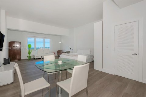 Estudio en el Condominio en Miami Beach, Florida № 2011289