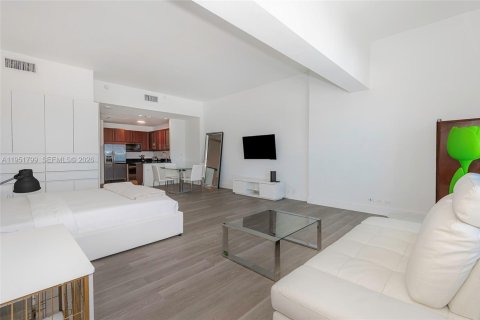 Condominio en alquiler en Miami Beach, Florida, 70.61 m2 № 2011289 - foto 12