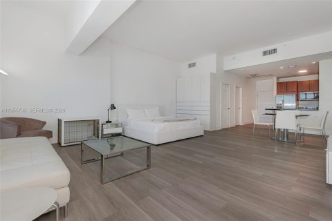 Condominio en alquiler en Miami Beach, Florida, 70.61 m2 № 2011289 - foto 11