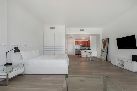 Condominio en alquiler en Miami Beach, Florida, 70.61 m2 № 2011289 - foto 14