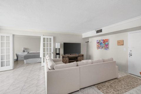 Купить кондоминиум в Хиллсборо-Бич, Флорида 5 комнат, 106.84м2, № 2245502 - фото 13