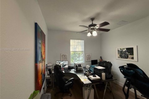 Снять в аренду кондоминиум в Коконат Крик, Флорида 3 спальни, 175.4м2, № 1992429 - фото 25