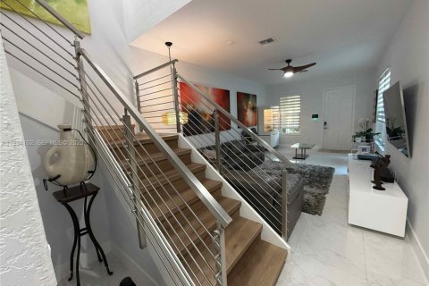 Снять в аренду кондоминиум в Коконат Крик, Флорида 3 спальни, 175.4м2, № 1992429 - фото 11