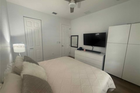 Снять в аренду кондоминиум в Коконат Крик, Флорида 3 спальни, 175.4м2, № 1992429 - фото 15