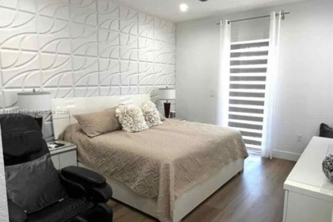 Снять в аренду кондоминиум в Коконат Крик, Флорида 3 спальни, 175.4м2, № 1992429 - фото 17