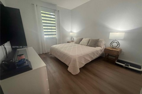 Снять в аренду кондоминиум в Коконат Крик, Флорида 3 спальни, 175.4м2, № 1992429 - фото 18