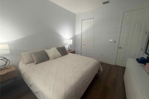 Снять в аренду кондоминиум в Коконат Крик, Флорида 3 спальни, 175.4м2, № 1992429 - фото 16