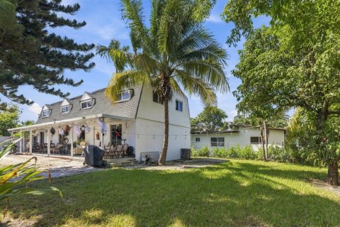 Immobilier commercial à vendre à Miami, Floride: 260.13 m2 № 2417507 - photo 11