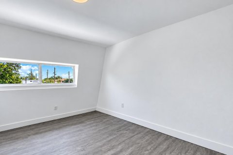 Immobilier commercial à vendre à Miami, Floride: 260.13 m2 № 2417507 - photo 30