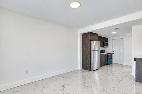 Immobilier commercial à vendre à Miami, Floride: 260.13 m2 № 2417507 - photo 18
