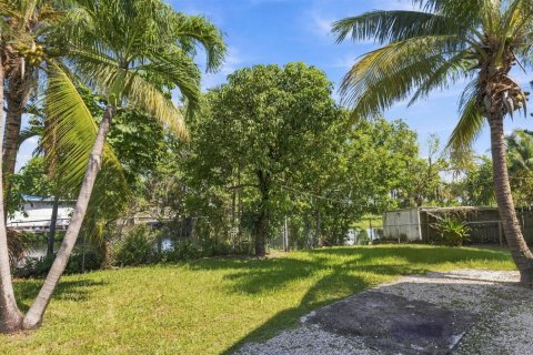 Immobilier commercial à vendre à Miami, Floride: 260.13 m2 № 2417507 - photo 14