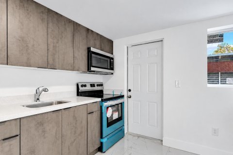 Immobilier commercial à vendre à Miami, Floride: 260.13 m2 № 2417507 - photo 19