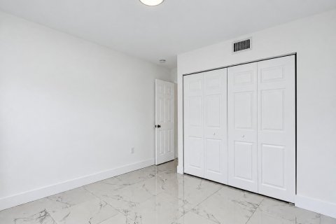 Immobilier commercial à vendre à Miami, Floride: 260.13 m2 № 2417507 - photo 25