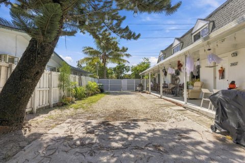 Immobilier commercial à vendre à Miami, Floride: 260.13 m2 № 2417507 - photo 10