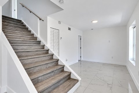 Immobilier commercial à vendre à Miami, Floride: 260.13 m2 № 2417507 - photo 29
