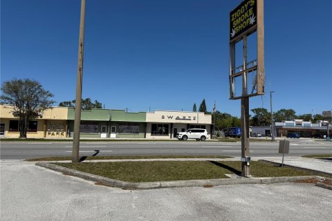 Commercial property in Pinellas Park, Florida 92.9 sq.m. № 1724439 - photo 3