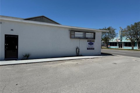 Commercial property in Pinellas Park, Florida 92.9 sq.m. № 1724439 - photo 2