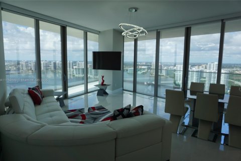 Condo in Sunny Isles Beach, Florida, 2 bedrooms  № 1858573 - photo 10
