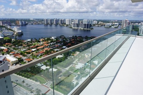 Condo in Sunny Isles Beach, Florida, 2 bedrooms  № 1858573 - photo 8
