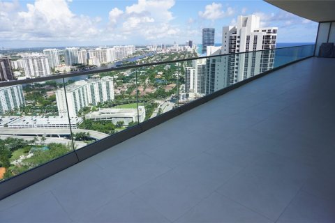 Condo in Sunny Isles Beach, Florida, 2 bedrooms  № 1858573 - photo 9