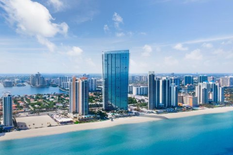 Condo in Sunny Isles Beach, Florida, 2 bedrooms  № 1858573 - photo 1
