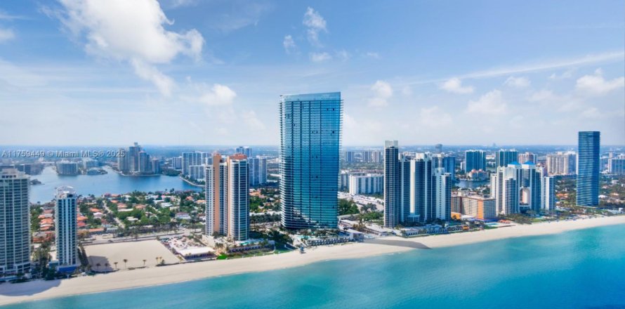 Condo in Sunny Isles Beach, Florida, 2 bedrooms № 1858573