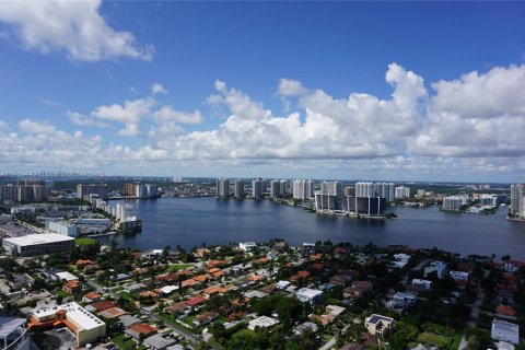 Condo in Sunny Isles Beach, Florida, 2 bedrooms  № 1858573 - photo 7
