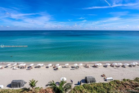 Copropriété à vendre à Hallandale Beach, Floride: 3 chambres, 155.61 m2 № 2145713 - photo 29