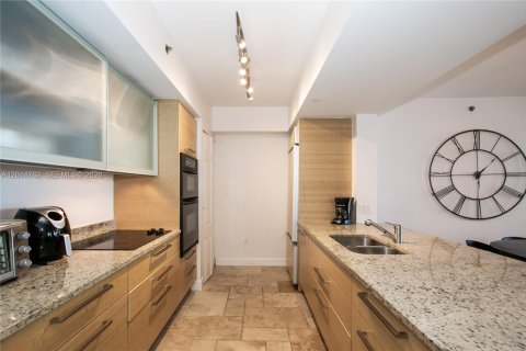Copropriété à vendre à Hallandale Beach, Floride: 3 chambres, 155.61 m2 № 2145713 - photo 13