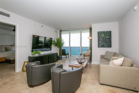 Copropriété à vendre à Hallandale Beach, Floride: 3 chambres, 155.61 m2 № 2145713 - photo 7