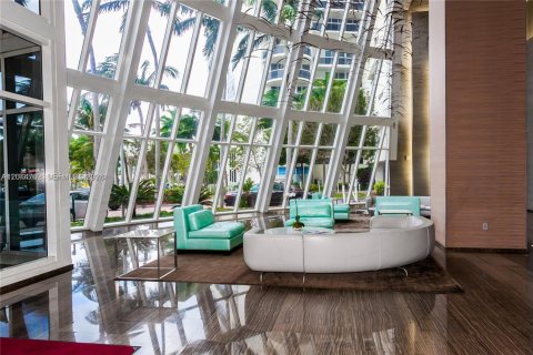 Copropriété à vendre à Hallandale Beach, Floride: 3 chambres, 155.61 m2 № 2145713 - photo 19