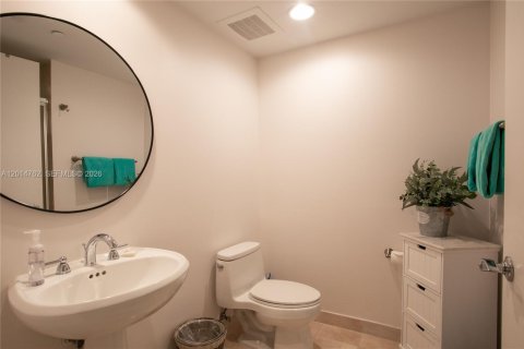 Copropriété à vendre à Hallandale Beach, Floride: 3 chambres, 155.61 m2 № 2145713 - photo 17