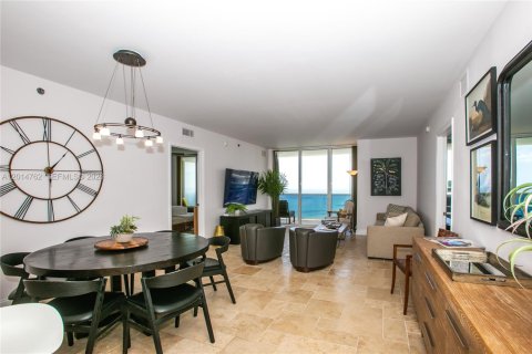 Copropriété à vendre à Hallandale Beach, Floride: 3 chambres, 155.61 m2 № 2145713 - photo 9
