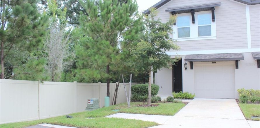 Townhouse in Brandon, Florida 3 bedrooms, 141.68 sq.m. № 2097437