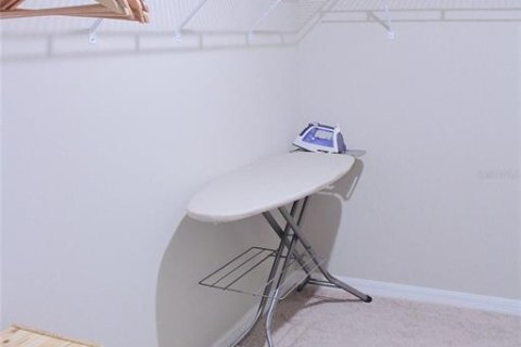 Townhouse in Brandon, Florida 3 bedrooms, 141.68 sq.m. № 2097437 - photo 26