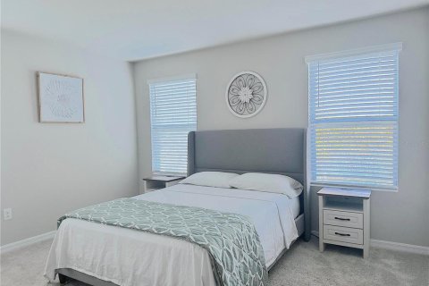 Townhouse in Brandon, Florida 3 bedrooms, 141.68 sq.m. № 2097437 - photo 21