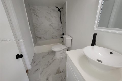 Купить кондоминиум в Окленд-Парк, Флорида 2 спальни, 104.14м2, № 1997736 - фото 15