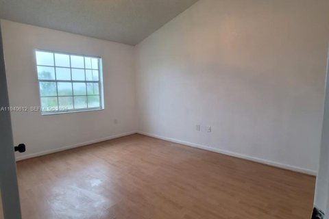 Купить кондоминиум в Окленд-Парк, Флорида 2 спальни, 104.14м2, № 1997736 - фото 9