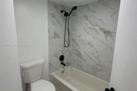 Купить кондоминиум в Окленд-Парк, Флорида 2 спальни, 104.14м2, № 1997736 - фото 17